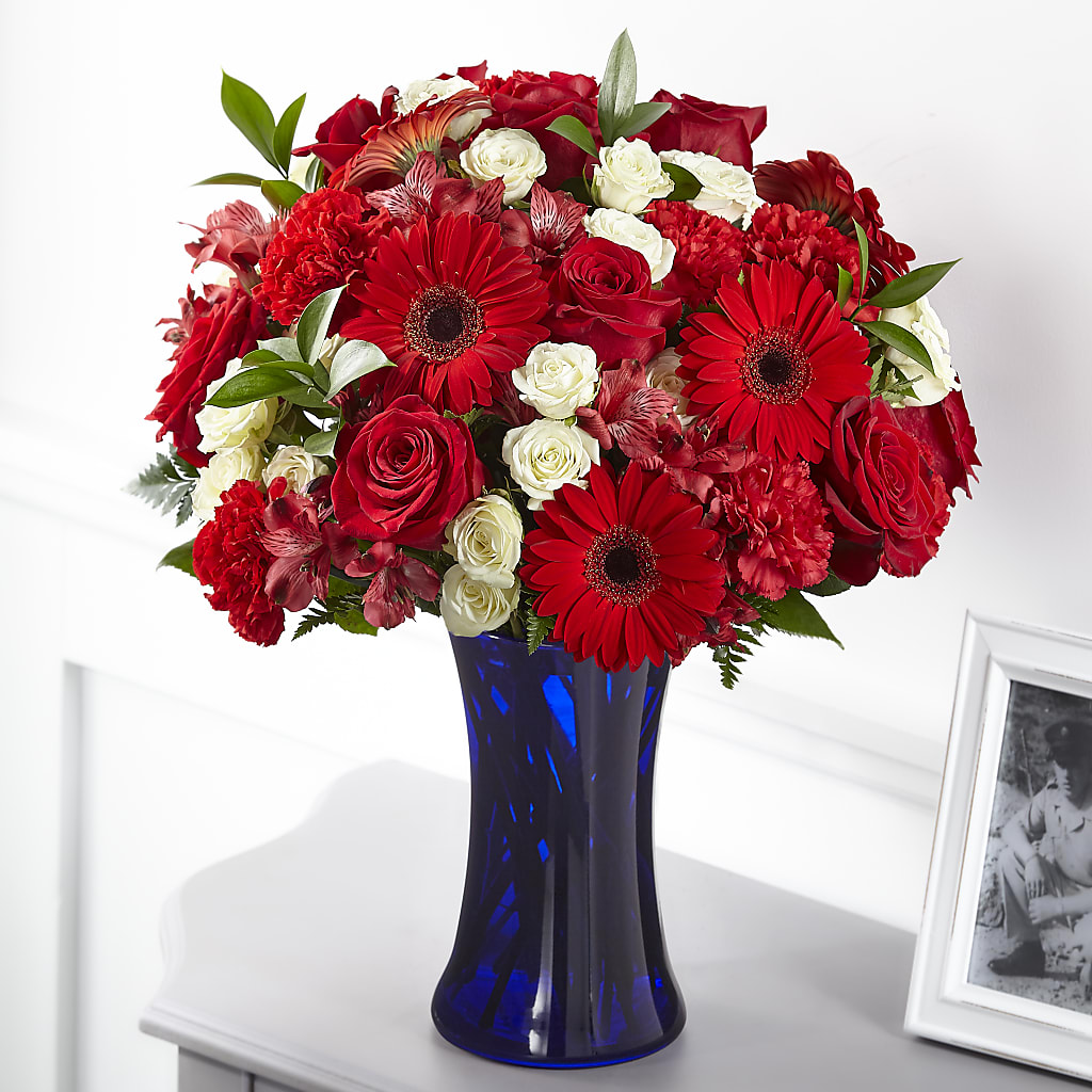 Hearts Embrace Bouquet – Militaryflorist.com, Tontitown AR