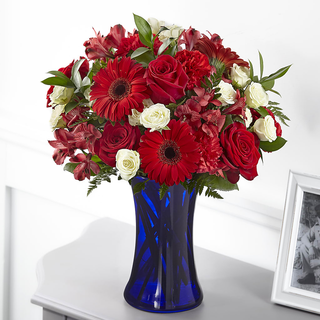Hearts Embrace Bouquet – Militaryflorist.com, Tontitown AR