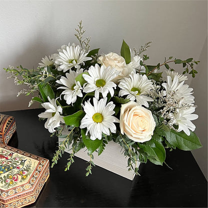 Fresh Linen Box Bouquet –  Militaryflorist.com, Tontitown AR