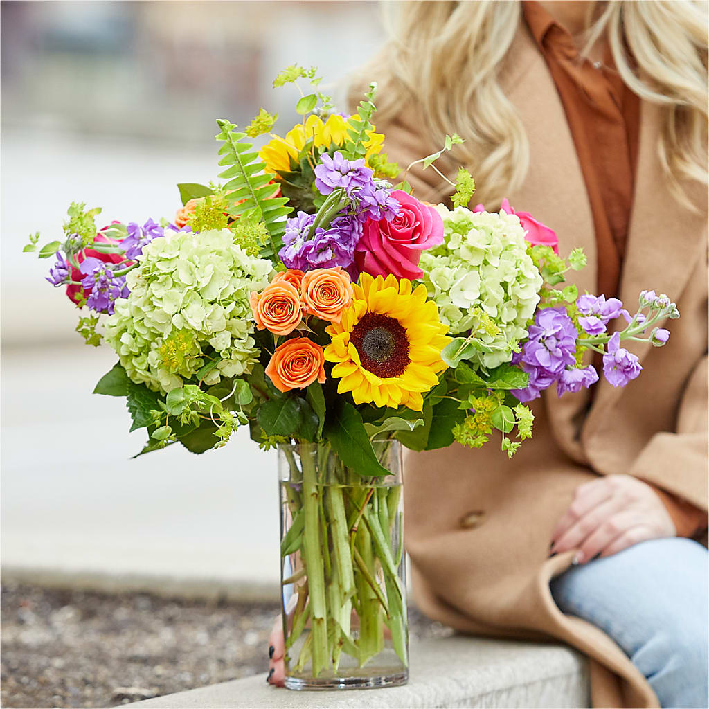 Vibrant Greetings Bouquet –  Militaryflorist.com, Tontitown AR